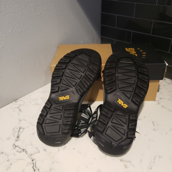 SOLD - Picture 4 of 6